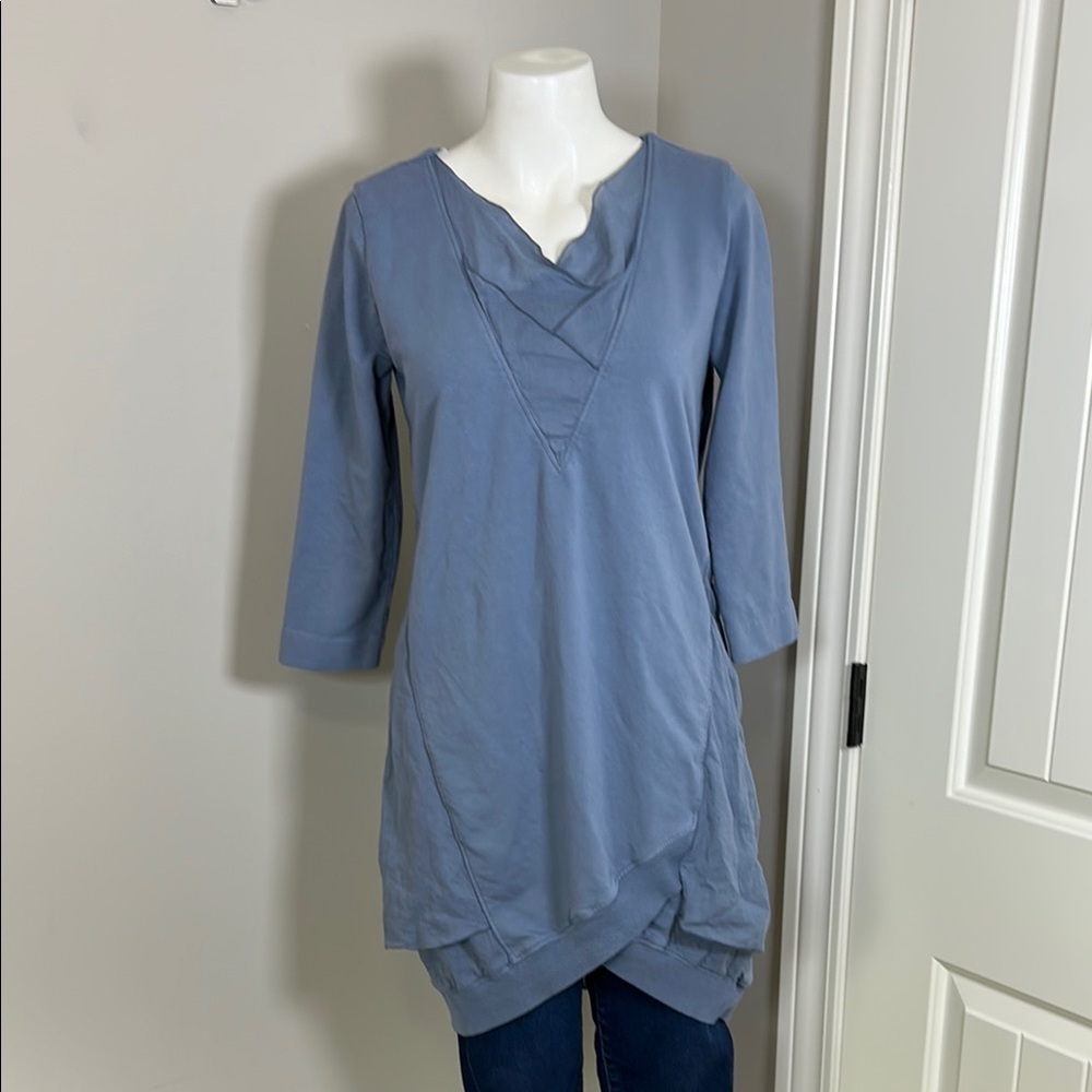 European Culture Tunic Top Vneck Tiered Asymmetrical Hem Blue Italy Sz XS